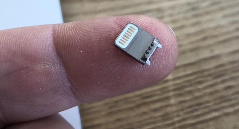 fake apple lightning cable