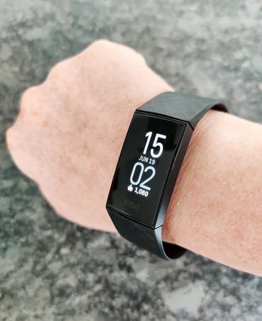 Fitbit Charge 4 on long-term test: Good features, but battery life with ...