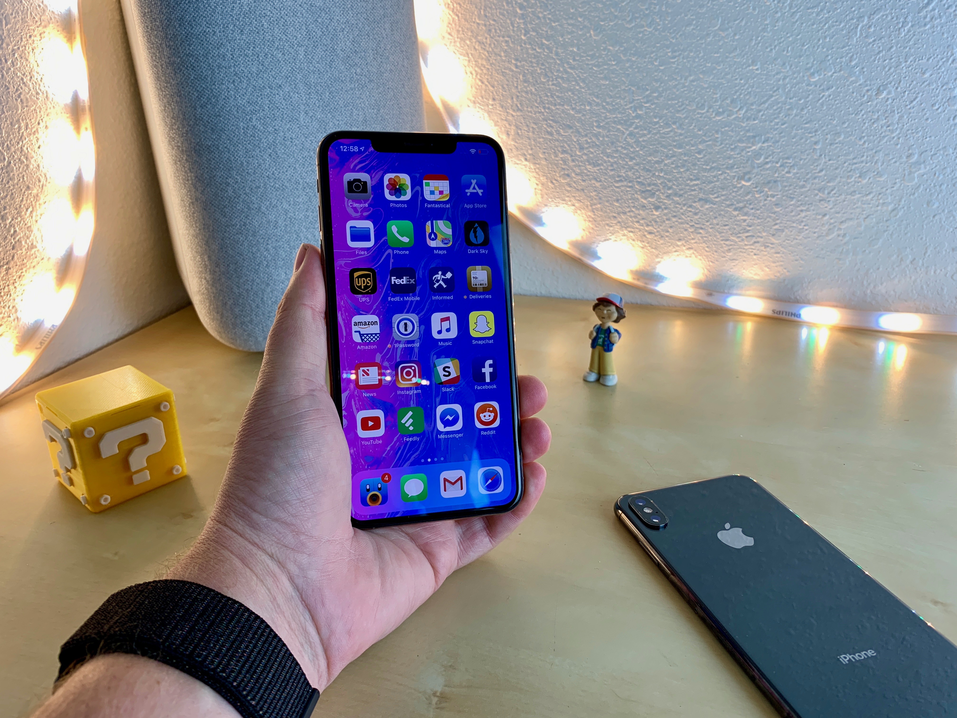 iPhone XS In 2023! (Still Worth It?) (Review) 