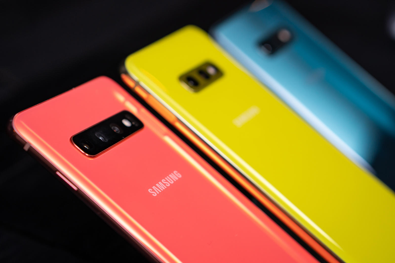 Galaxy S10 Plus review: Long battery life, shareable wireless