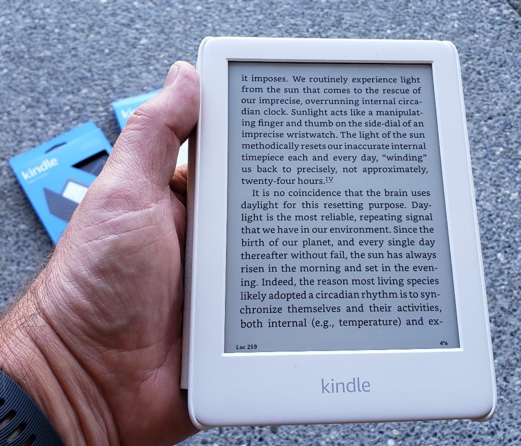 boosts Kindle Paperwhite screen size and battery life in
