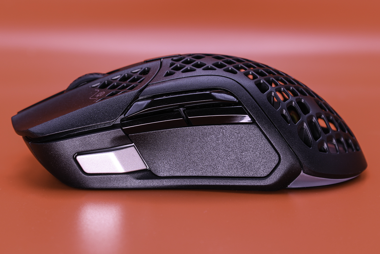 SteelSeries Aerox 5 Wireless Review - Shape & Dimensions