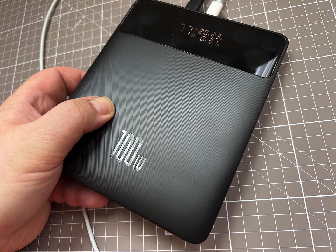 Cette batterie externe à moins de 100 euros répondra facilement aux besoins  de votre ordinateur portable, et même davantage - ZDNet