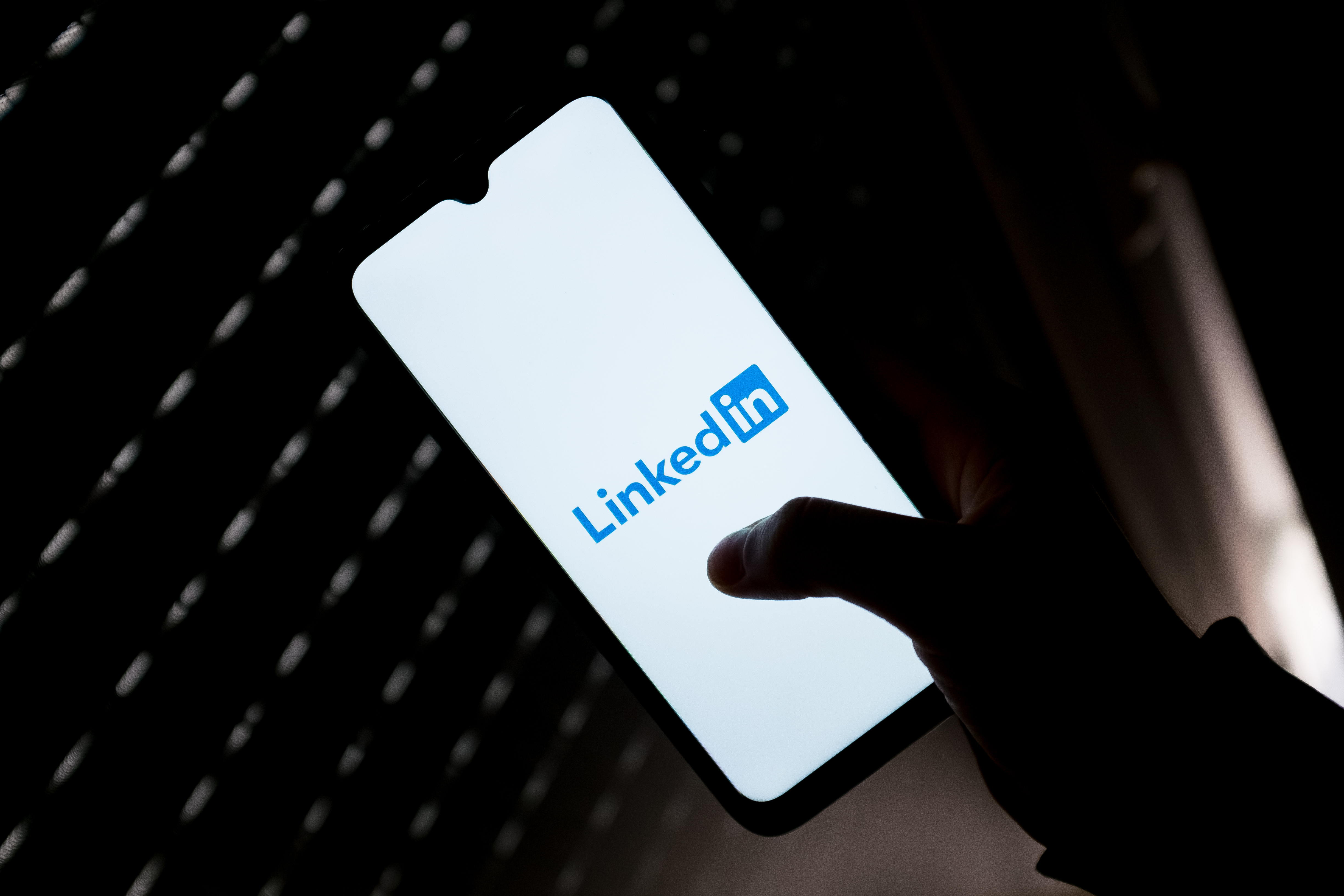 LinkedIn lance un outil d'intelligence artificielle pour faciliter l'élaboration de votre profil