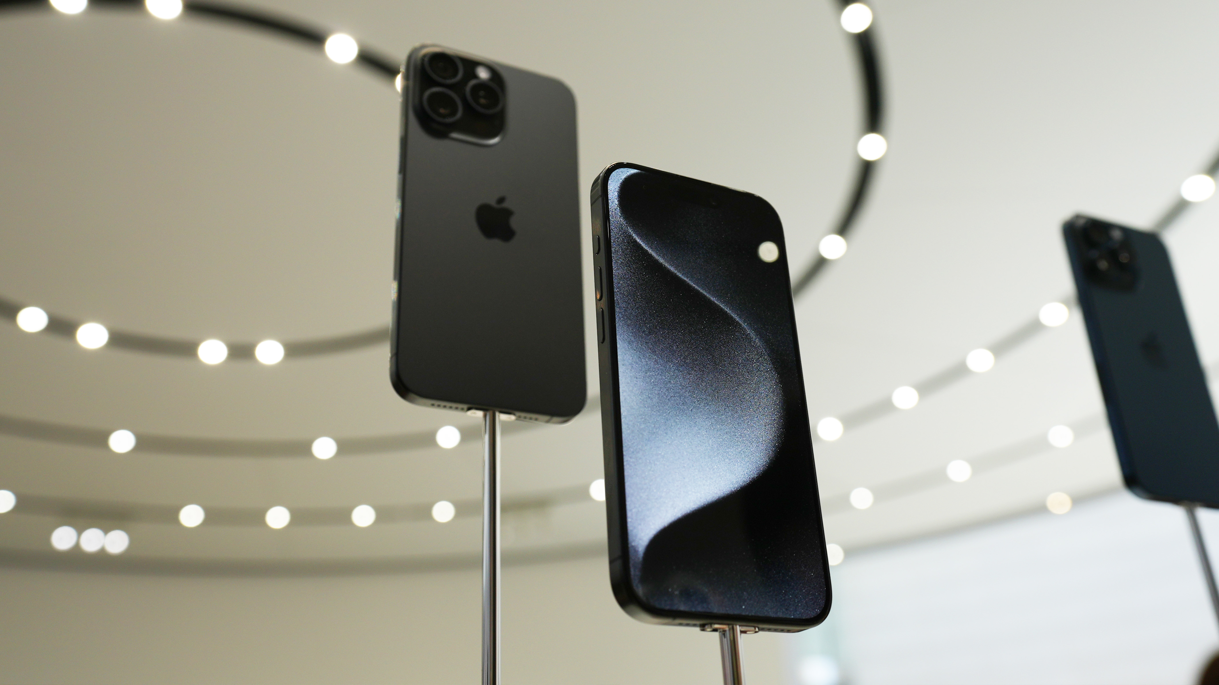 Casques et écouteurs Apple iPhone 15 Pro Max: Qualité & Confort