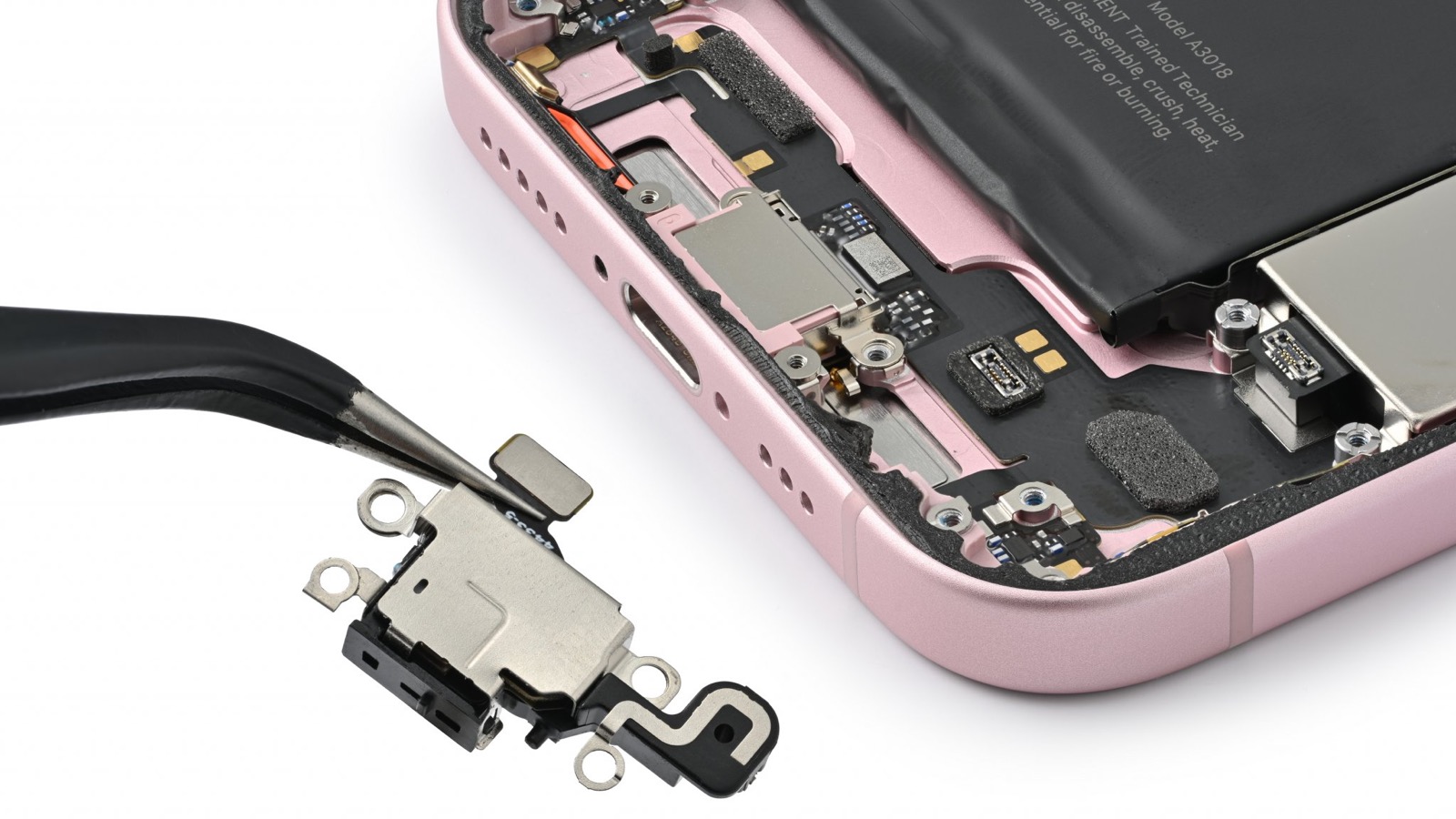 iPhone 15 : comment connecter le nouveau smartphone d'Apple à votre voiture  sans câble USB-C