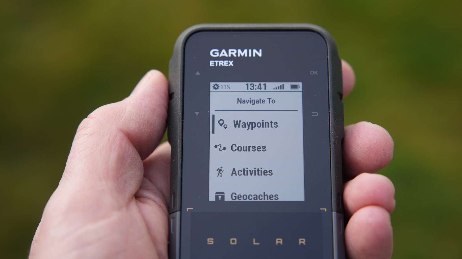 Test Garmin eTrex Solar : l'autonomie de ce traceur GPS semble illimitée...