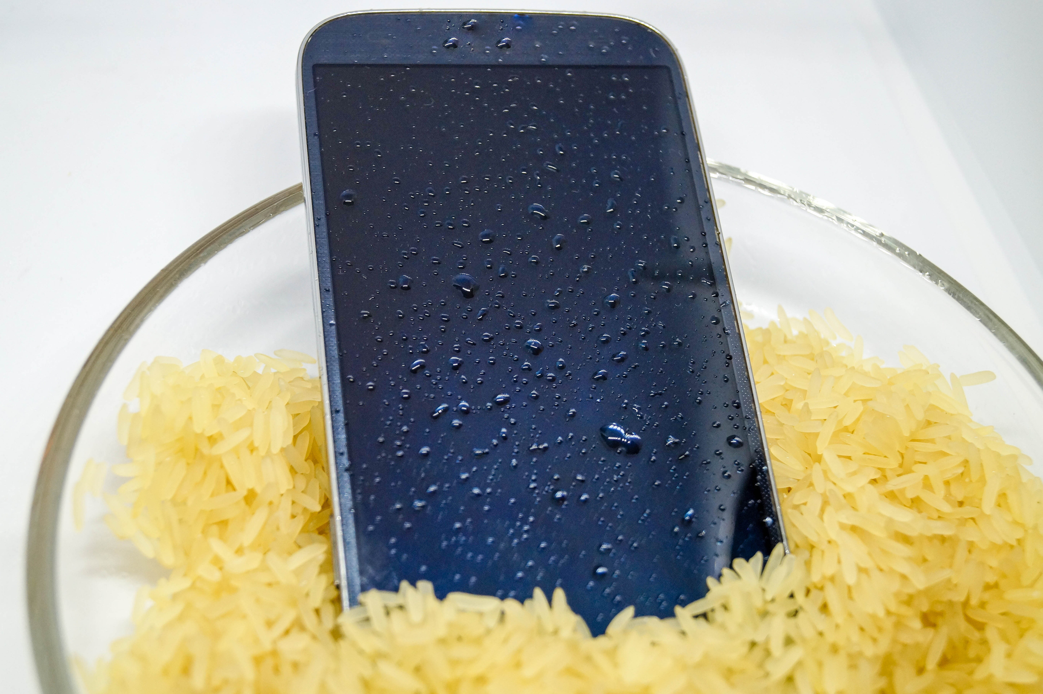 N'utilisez pas de riz pour faire sécher votre iPhone ! Apple a de meilleures techniques