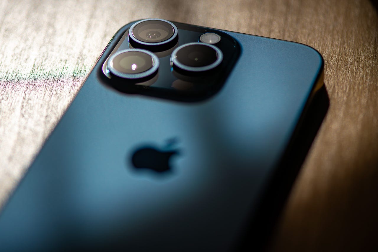 New iPhone 15 Pro overheating reports: Still too hot after iOS