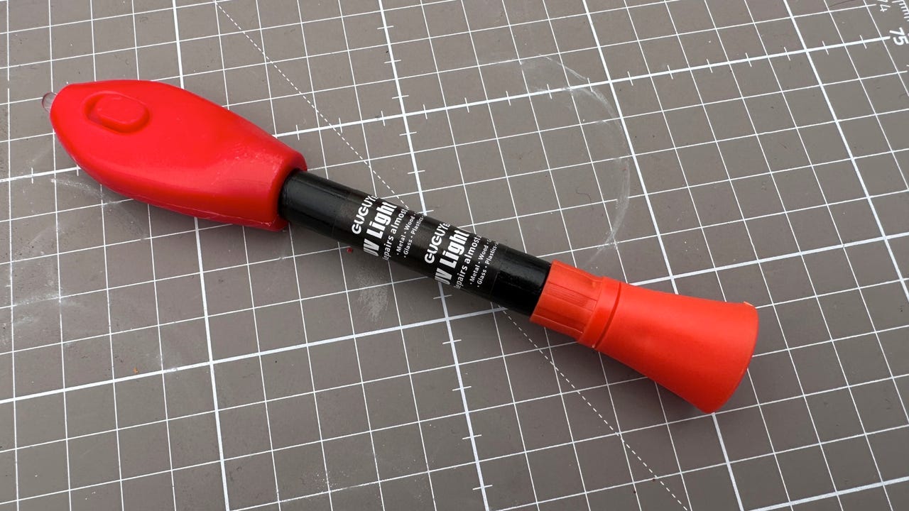 UV Glue Kit with Light, UV Light Glue Pen Kit 5 Seconds Plastic Welder