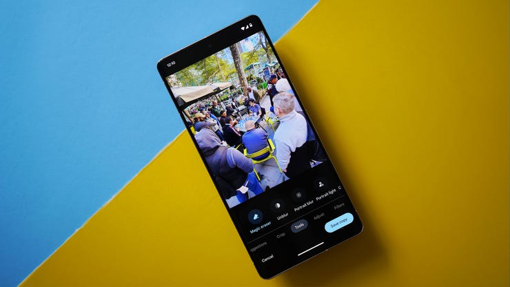 Google Pixel: Đây là thiết bị di động hoàn hảo cho những ai đang tìm kiếm một chiếc điện thoại thông minh với camera tốt nhất trên thị trường. Google Pixel mang đến những tính năng độc đáo và chất lượng cao, và chắc chắn sẽ không làm bạn thất vọng.