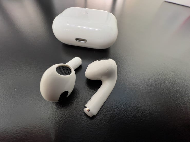 How to Charge AirPods (3rd Gen) & Check Battery %! 