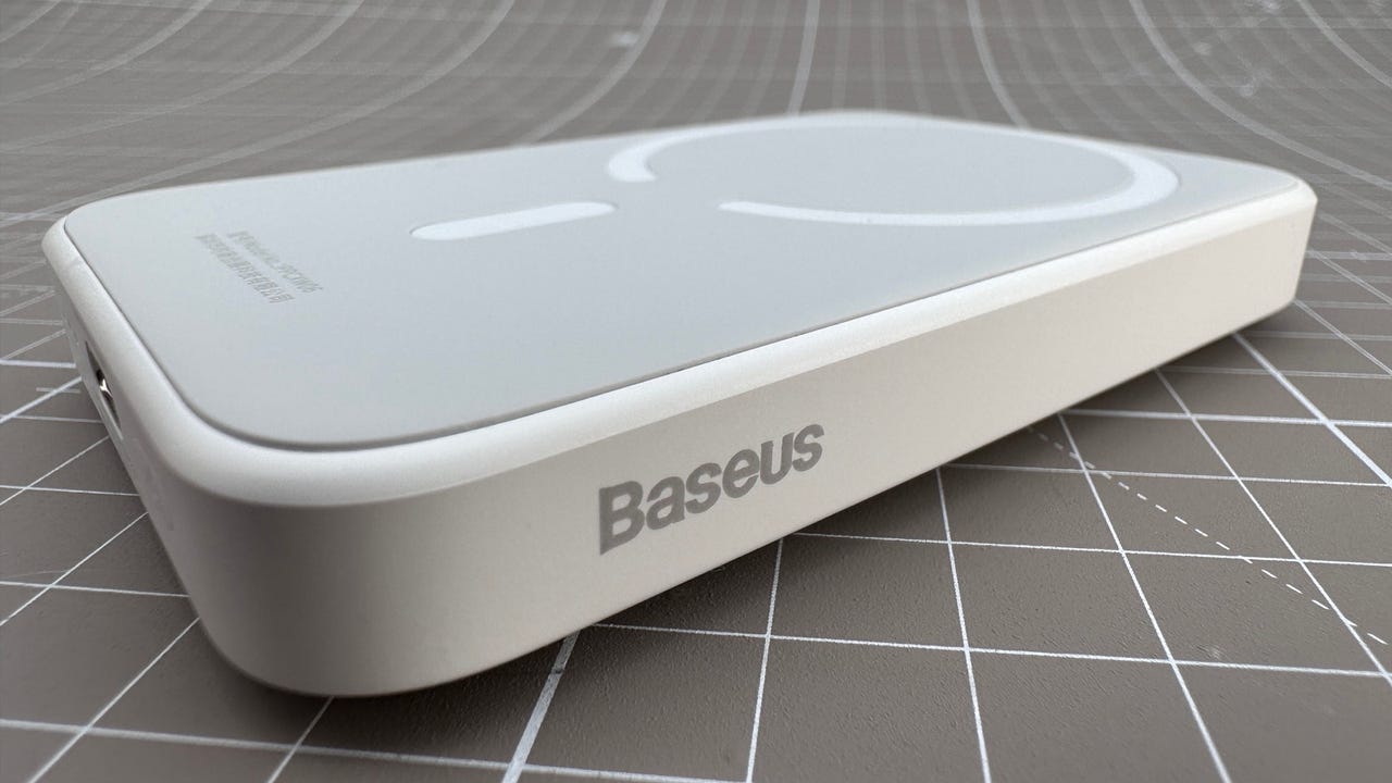 This is the best MagSafe power bank the iPhone masses (Hint: It's Apple's)