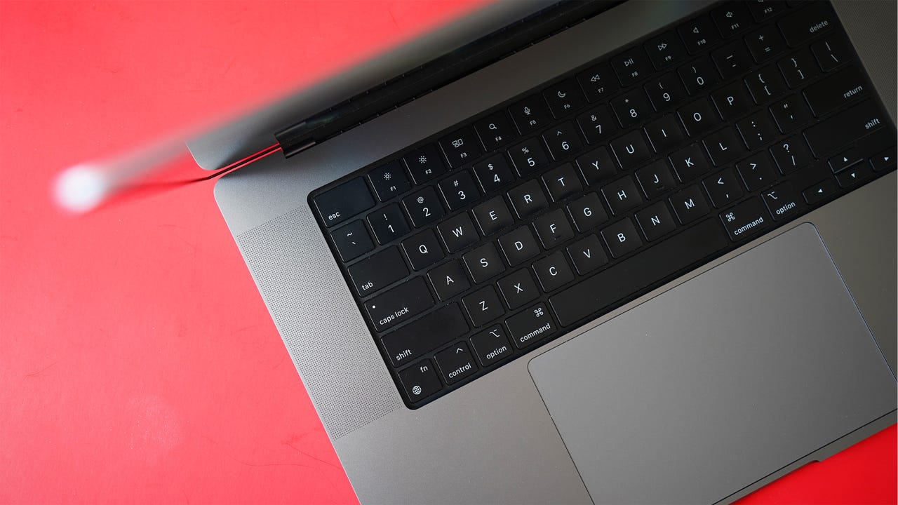M2 Max 16-inch MacBook Pro REVIEW: Insanely Powerful! 