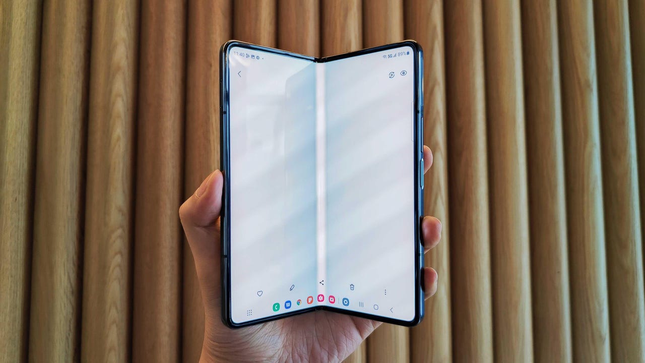Does the Samsung Galaxy Fold 4 still have a crease? Yes, but we
