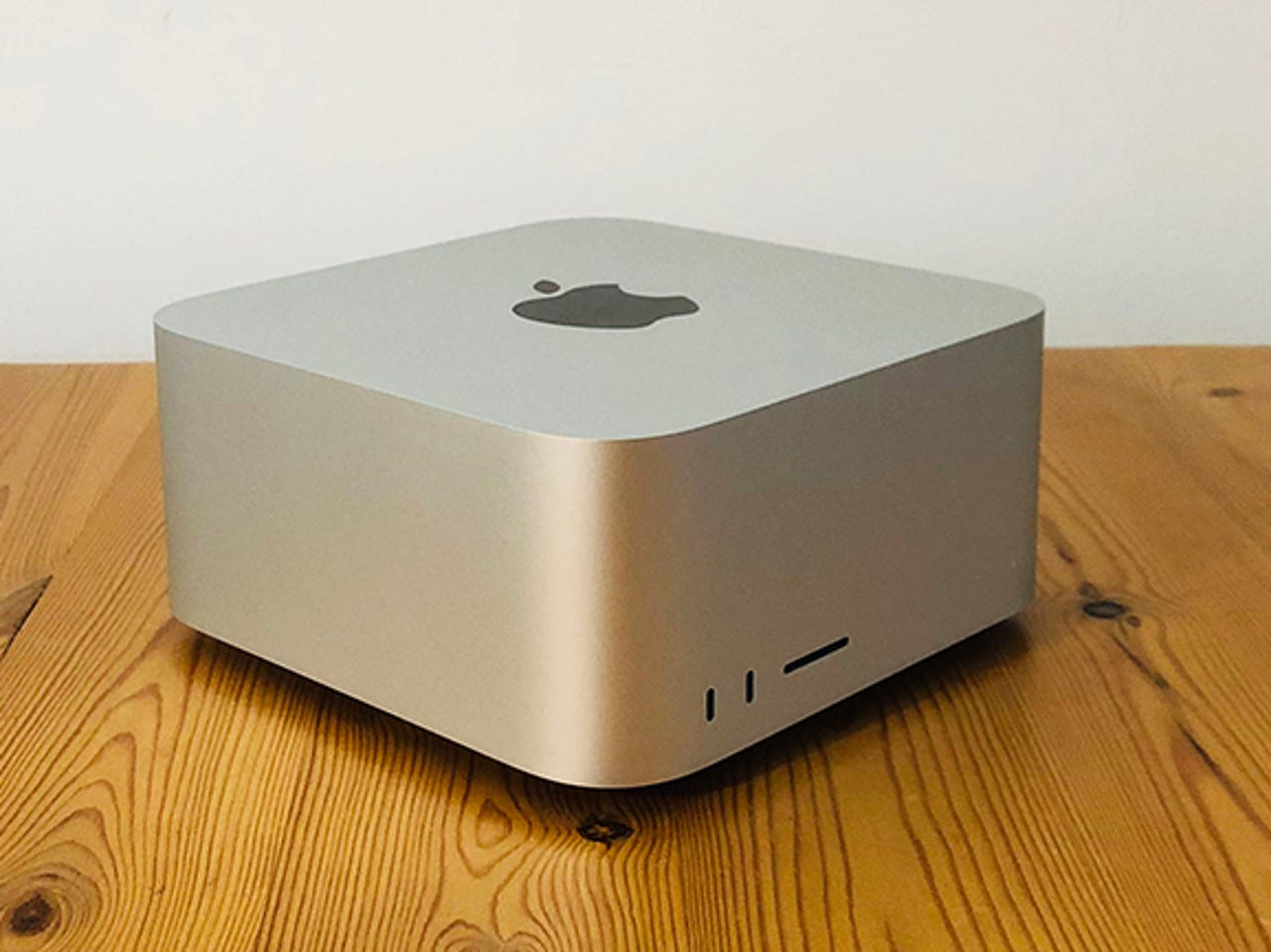 M1 Mac mini can drive six displays with peripherals - but you