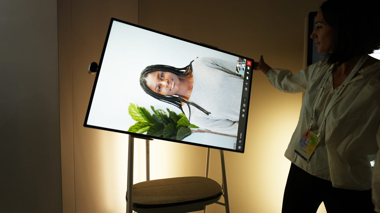 Surface Hub 3