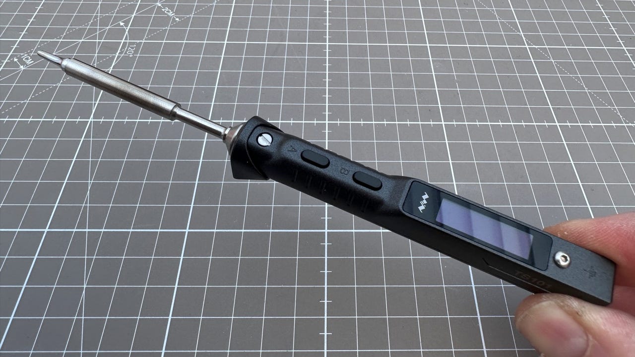 This USB-powered soldering iron is amazing and you can get 21% off for  Black Friday